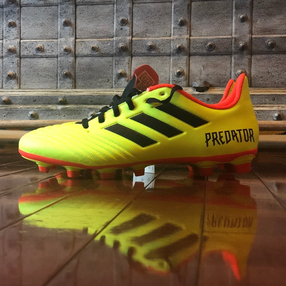 Adidas Predator 18.4🔥New🔥Mens Soccer Cleat